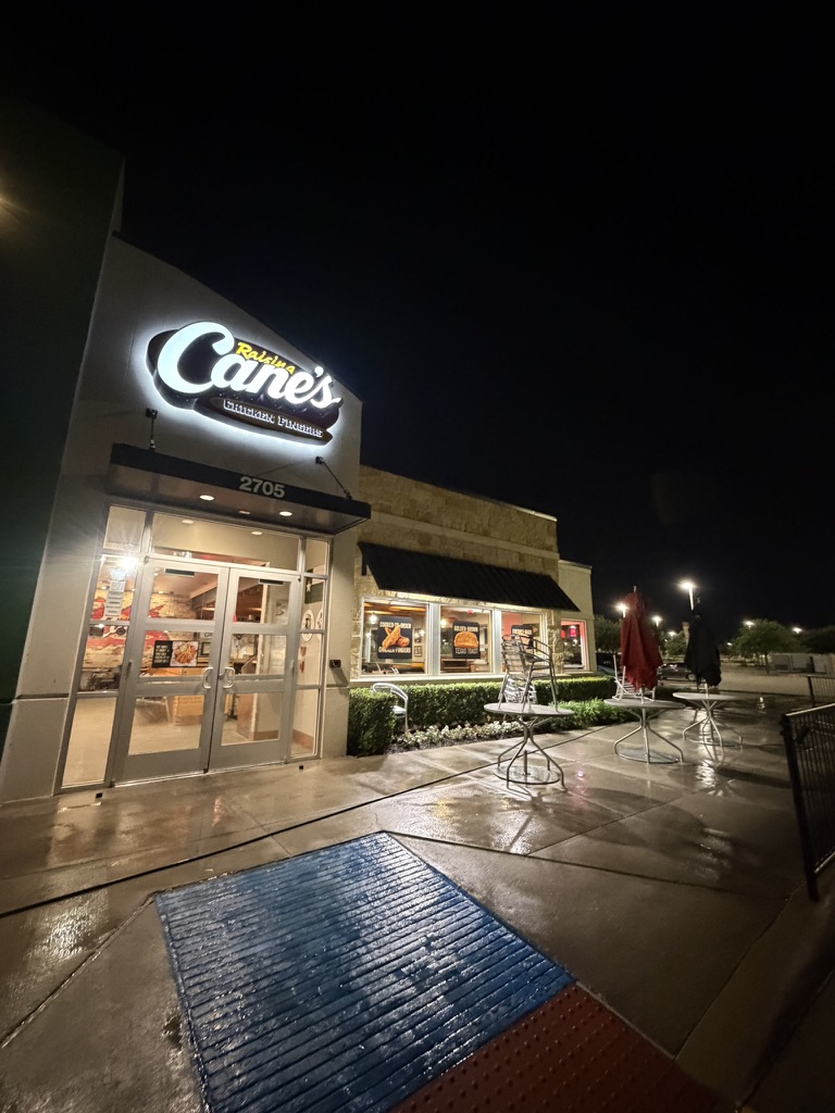 Restaurant storefront walkway after pressure washing in North DFW